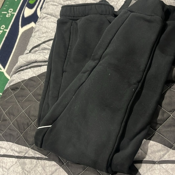 Brand new boys, Puma sweats - Picture 2 of 4